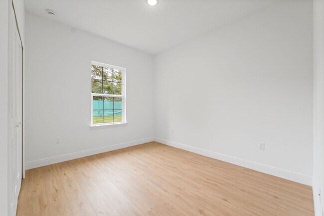 Building Photo - 6067 SW 155th St Rd