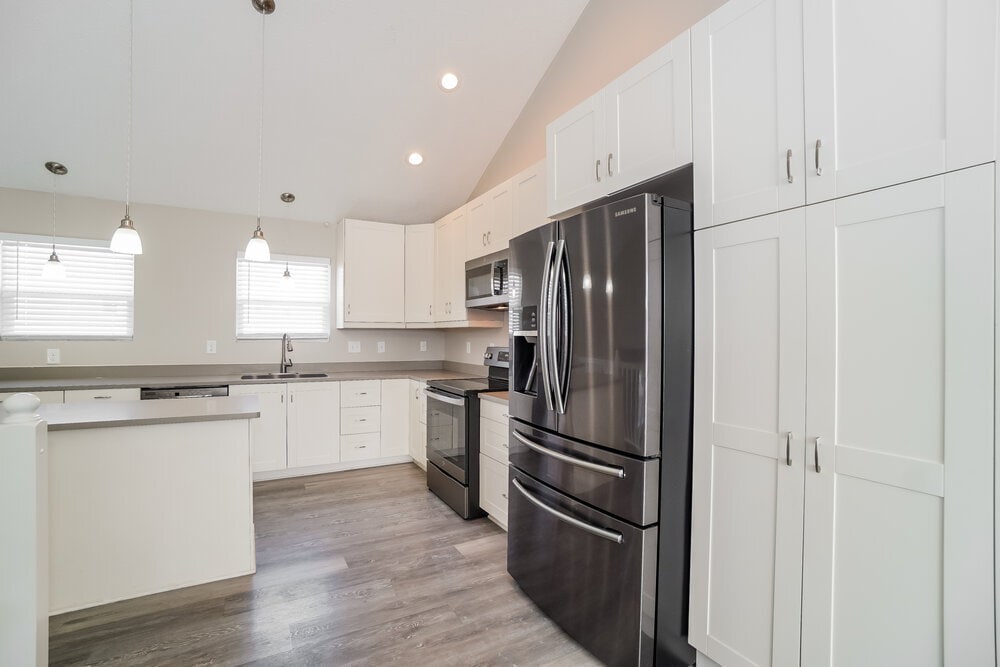 Building Photo - 255 Whitewater Ct