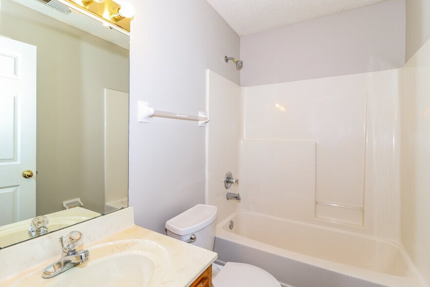 Building Photo - 7248 Bridgefield Dr