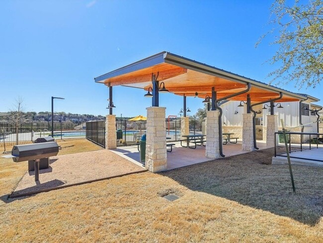 Building Photo - 129 Bruin Paw Dr