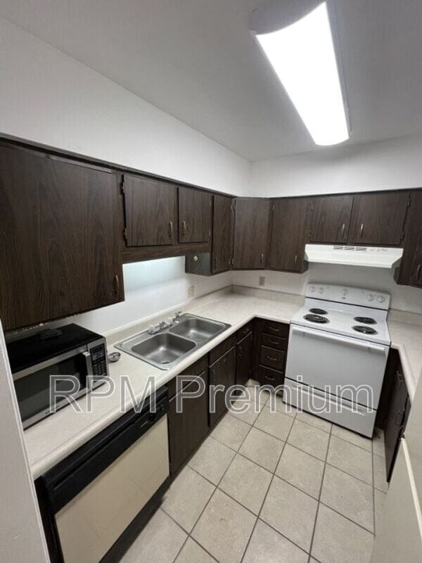 Building Photo - 4547 Alvin Dark Ave