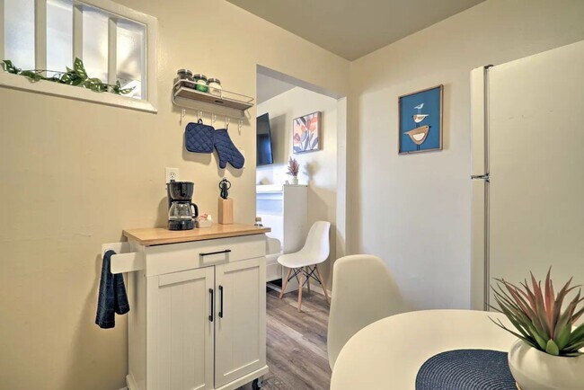 Building Photo - 3918 Thomason Ave