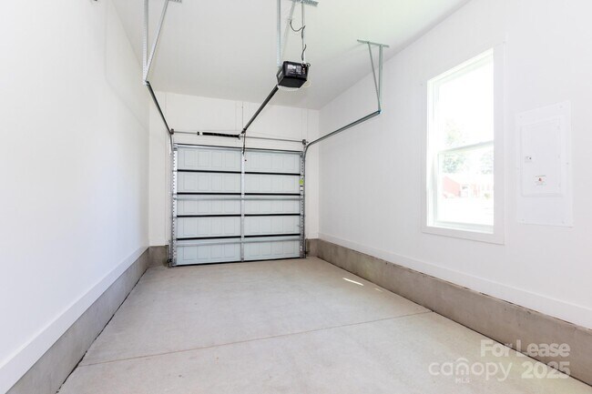 Building Photo - 505 Bowman Rd