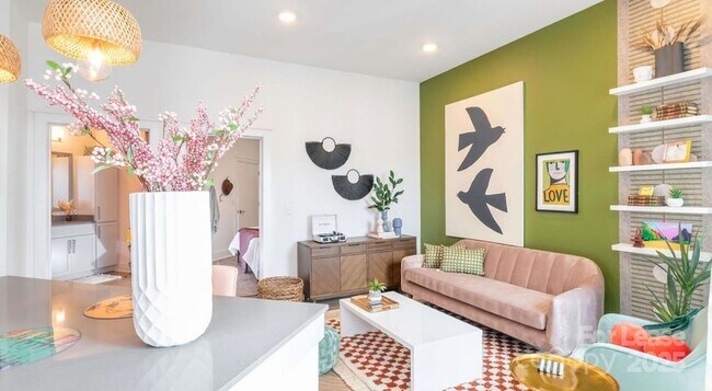 Building Photo - 650 E Brooklyn Vlg Ave