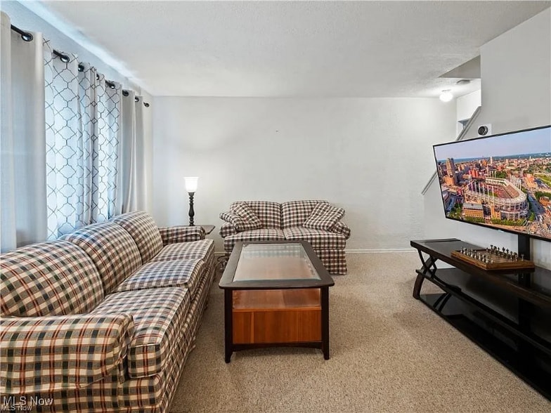 Building Photo - 194 Dalepark Dr