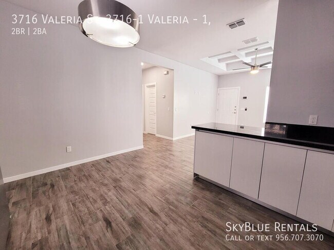 Building Photo - 3716 Valeria St