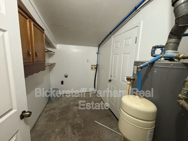 Building Photo - 4817 Josephine St