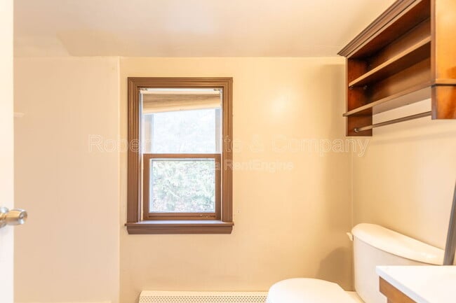 Building Photo - 190 S Windham Rd