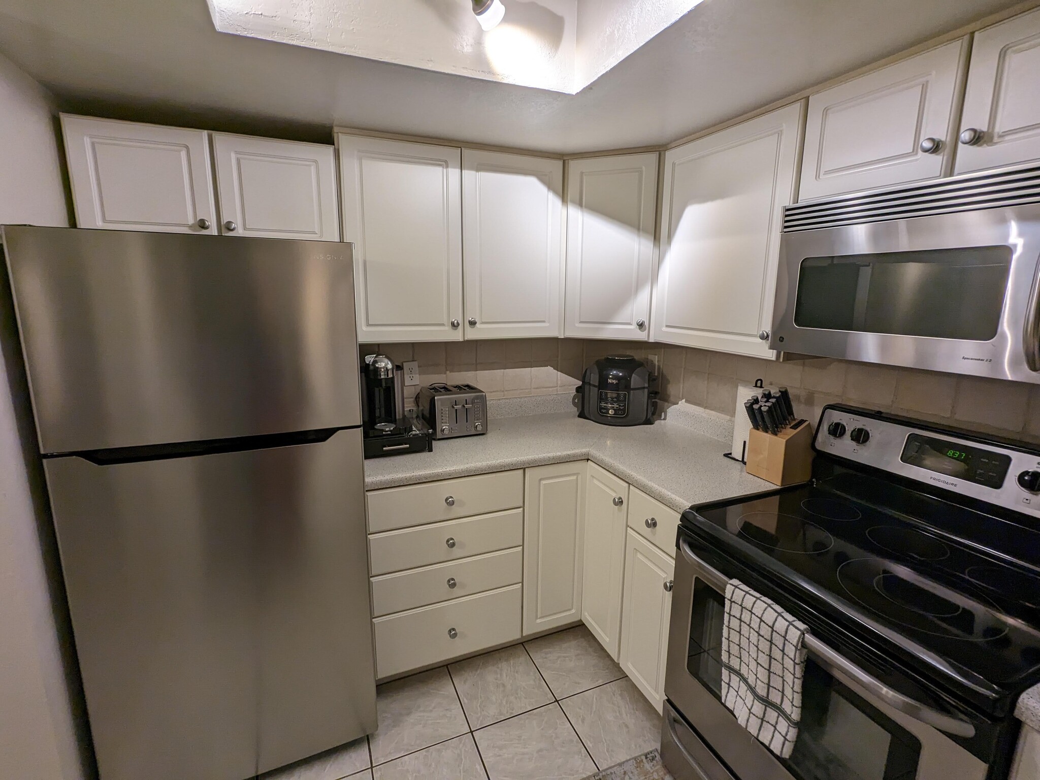 Building Photo - 7910 E Thomas Rd