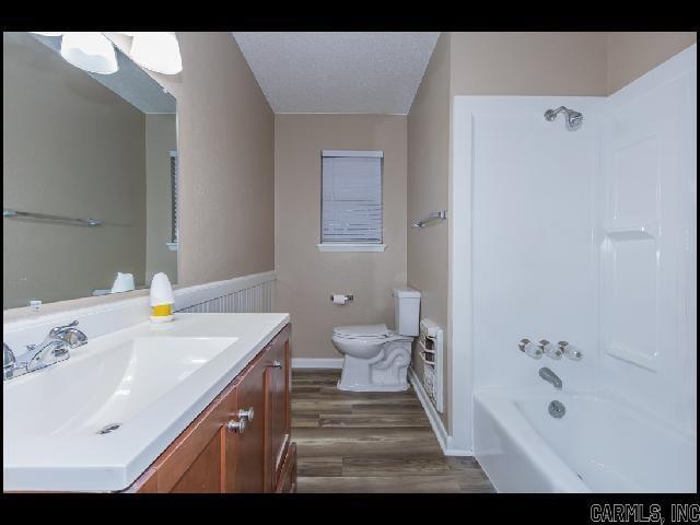 Building Photo - 4716 Buckingham Pl