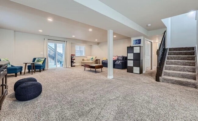 Building Photo - Beautiful 5 bedroom home!!