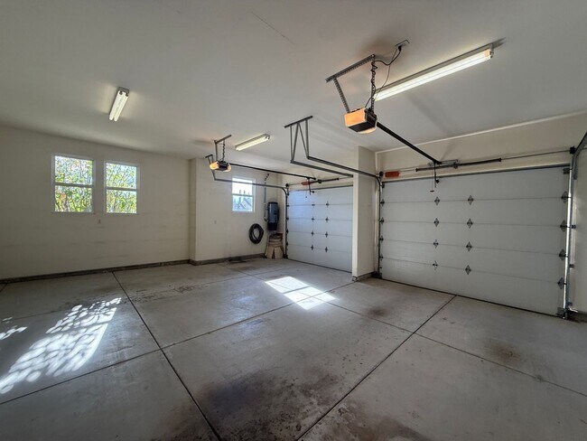 Building Photo - Beautiful Orcutt Custom Home in Solomon Estates on Approx One Acre