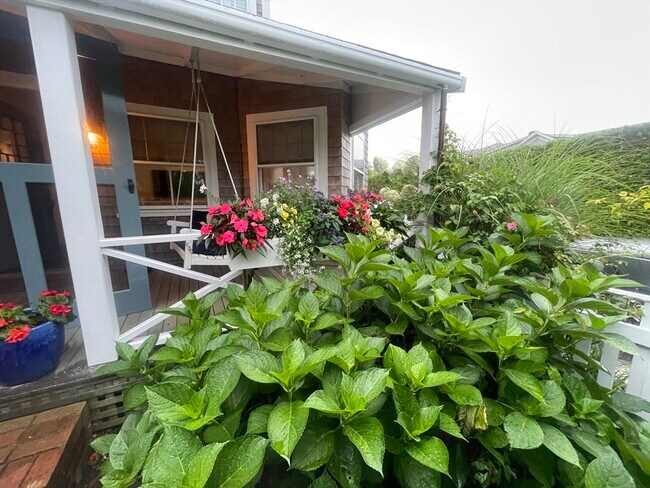 Building Photo - 28 Morey Ln