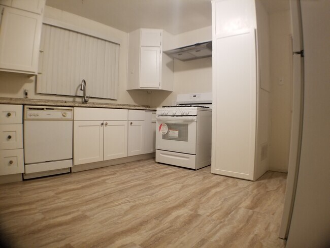 kitchen - 1902 Lead Ave SE