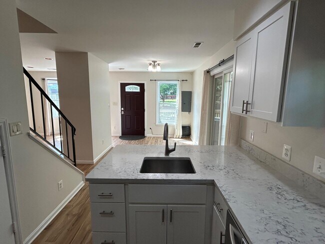 Building Photo - 6001 Rabbit Hill Ct