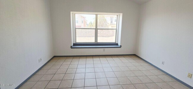 Building Photo - 7123 Oval Rock Dr