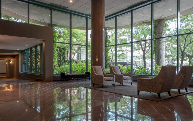 Building Photo - 440 N McClurg Ct