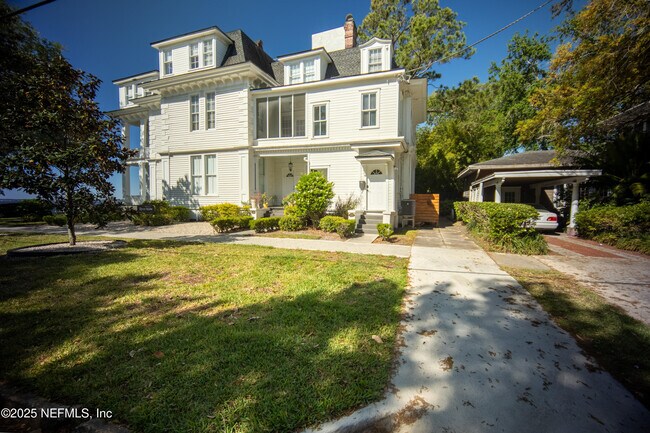 Primary Photo - 1820 Goodwin St