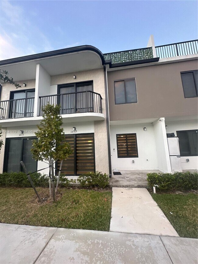 Building Photo - 14569 SW 261 St Ter