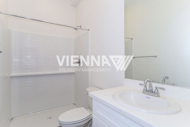 Building Photo - 8084 Quiet Knolls Dr