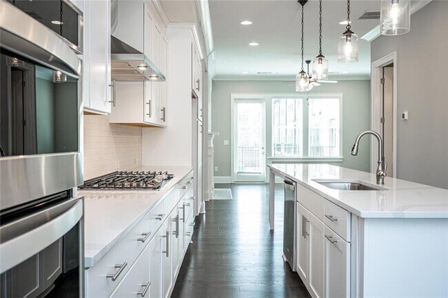 Building Photo - 6655 Sterling Dr