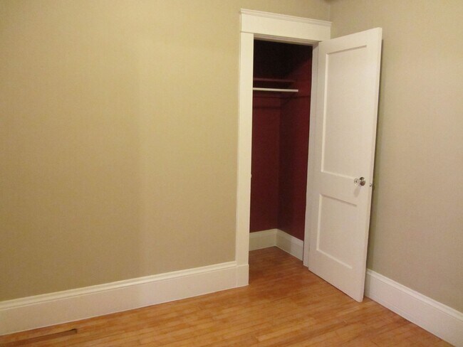 Building Photo - 32 Alfred St