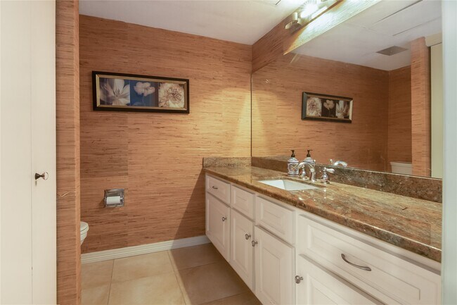 Building Photo - 1802 Stoney Brook Dr