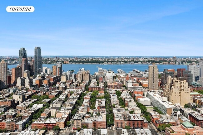 Building Photo - 306 W 48th St