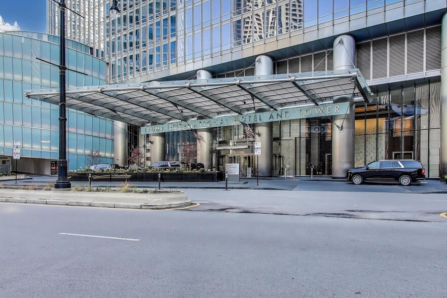 Building Photo - 401 N Wabash Ave