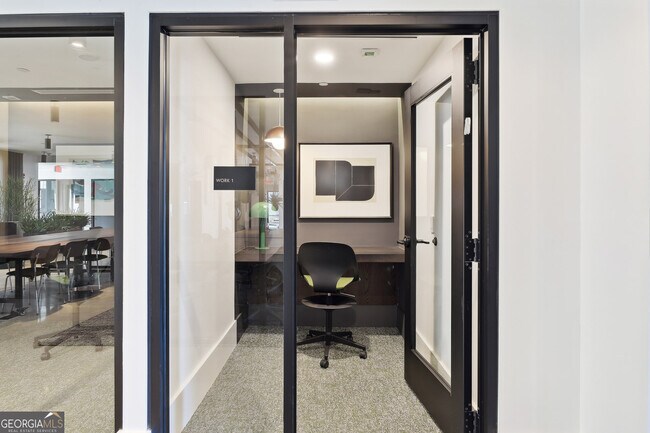 Building Photo - 2945 Cumberland Mall