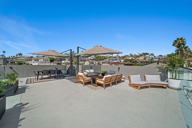 Building Photo - Stunning Fully Furnished New Build 2 Bed/2 Bath Home in Bay Park!