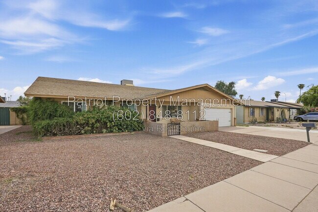 Building Photo - 1275 W Del Rio St