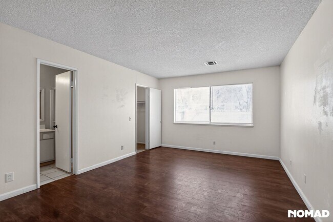Building Photo - Charming 4BR House in Lancaster
