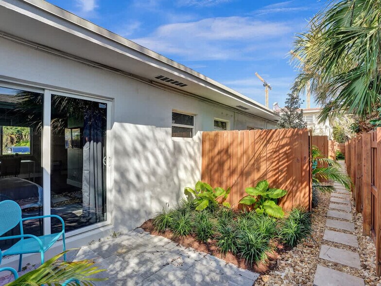 Building Photo - 3208 NE 9th St