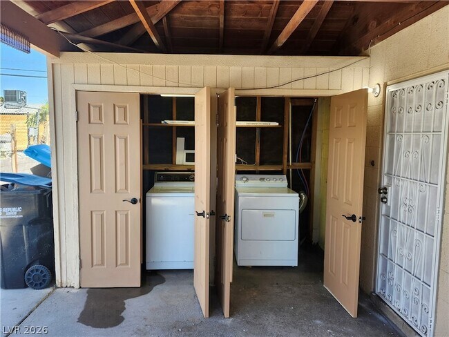 Building Photo - 4624 Evergreen Pl
