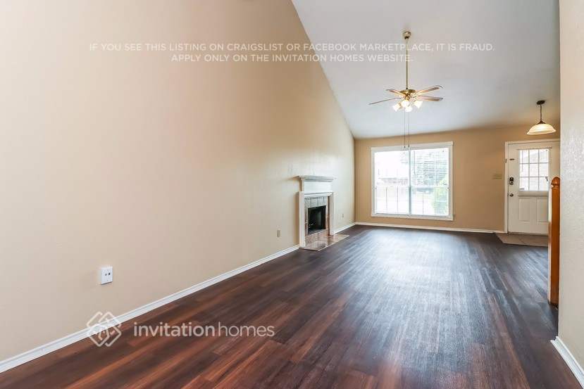 Building Photo - 3805 Waxwing Cir S