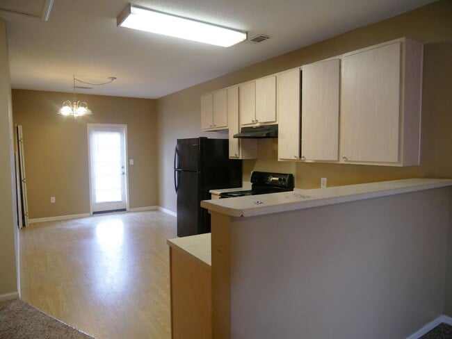 Building Photo - 119 Pine Meadows Cir