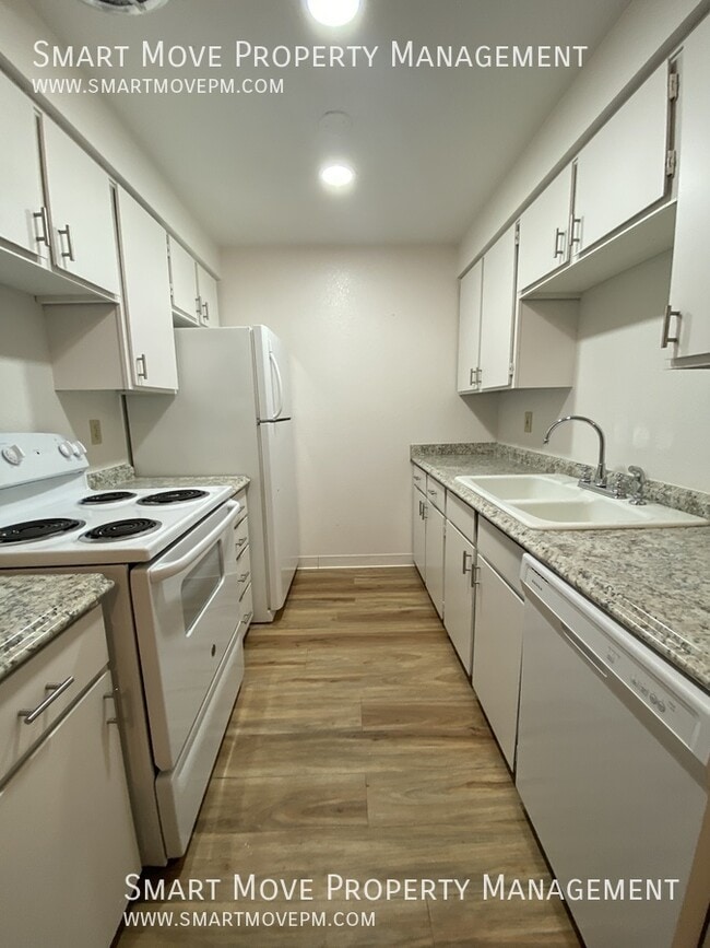 Building Photo - 2557 W Targee-