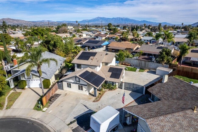 Building Photo - 24363 Comfort Ct