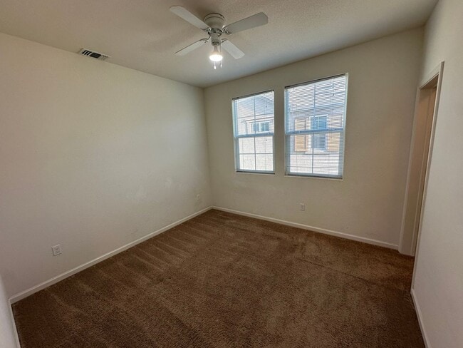 Building Photo - Beautiful 4 Bedroom, 3 Bath Mountain House Home