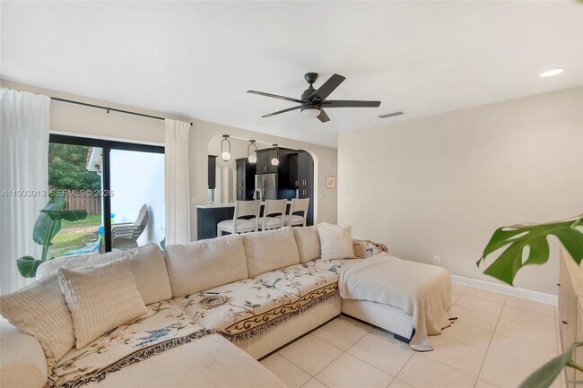 Building Photo - 1583 Eastlake Way