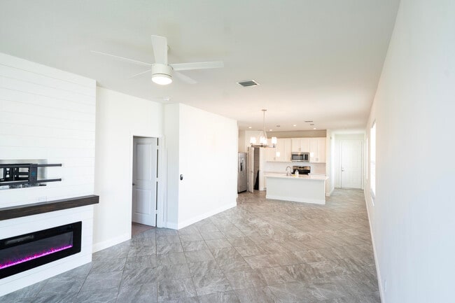 Building Photo - 10885 SW Robbia Way