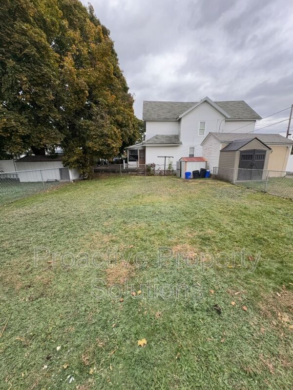 Building Photo - 718-720 Archbald St