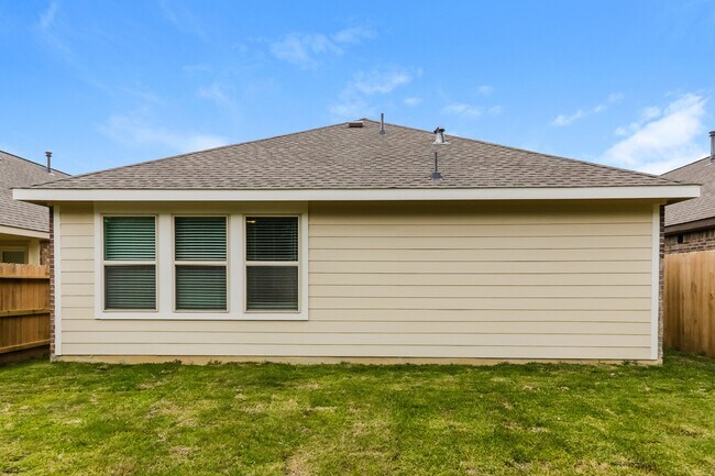 Building Photo - 1731 Sahara Dr