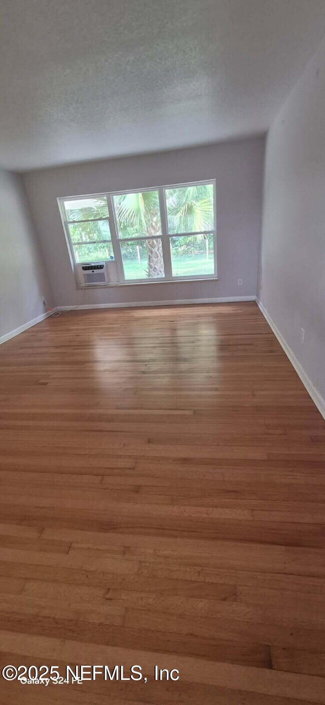 Building Photo - 6117 Clifton Ave