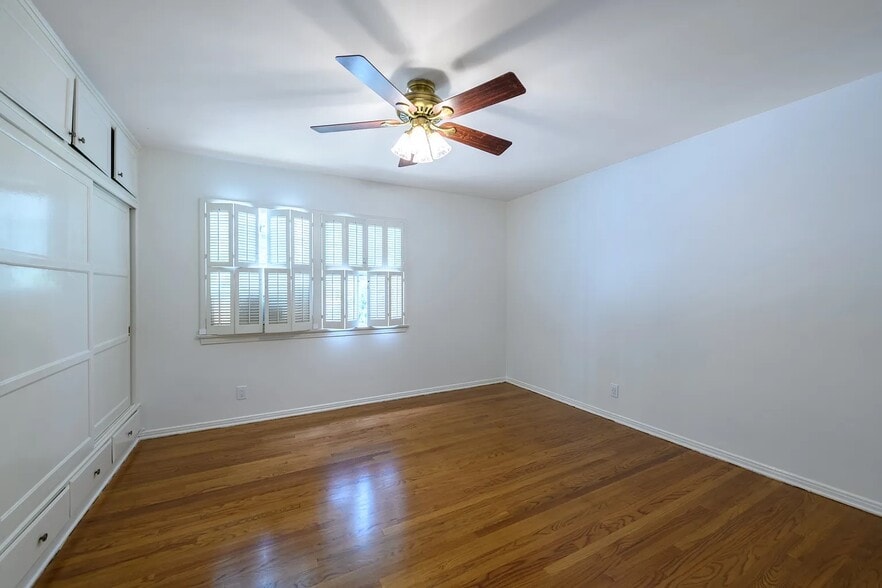 Building Photo - 10723 Ashton Ave