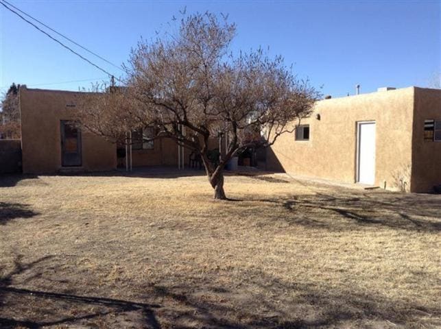 Building Photo - NEAR NORTH VALLEY PUEBLO 2 Bedroom  1 Bath...