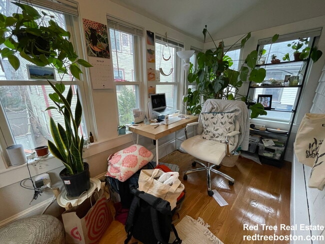 Building Photo - 7 Riverside Pl