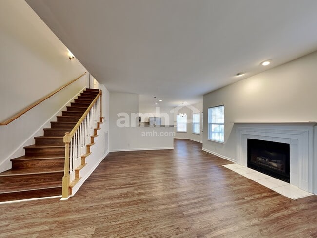 Building Photo - 1502 Halifax Dr
