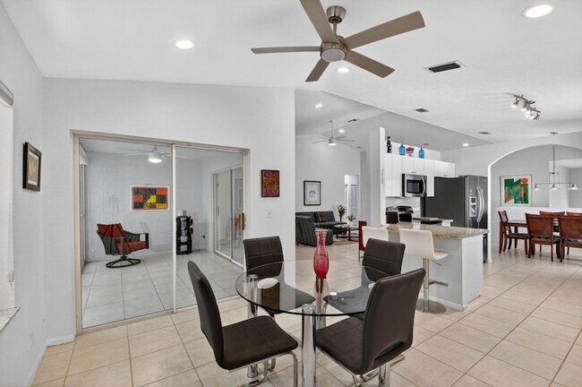 Building Photo - 7910 Laina Ln